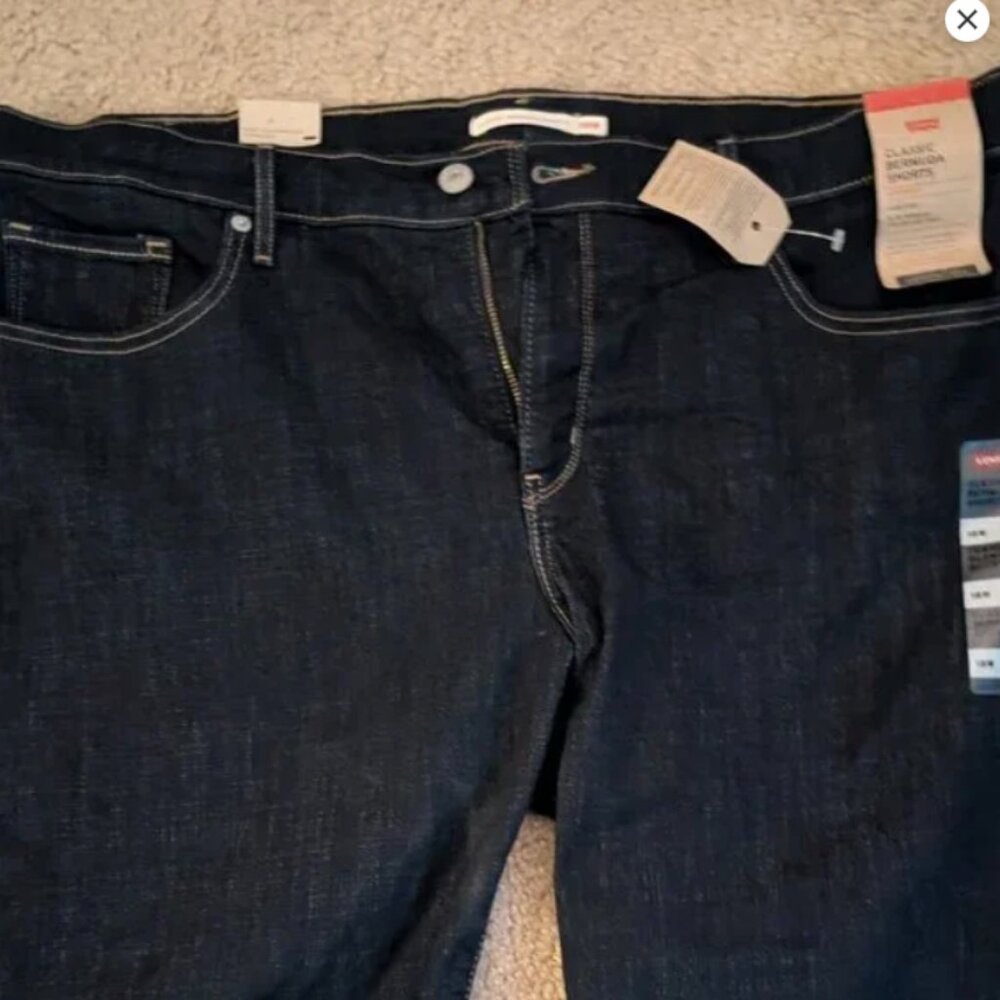 LEVIS SHORTS - Picture 2 of 3